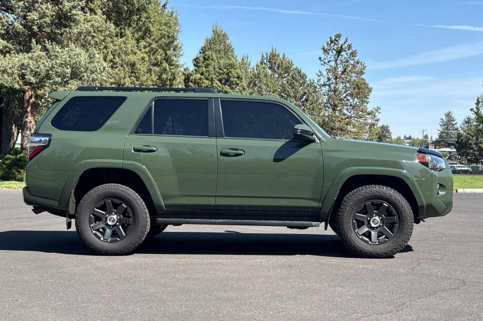 Used 2021 Toyota 4Runner Trail Special Edition AWD/4WD image 3