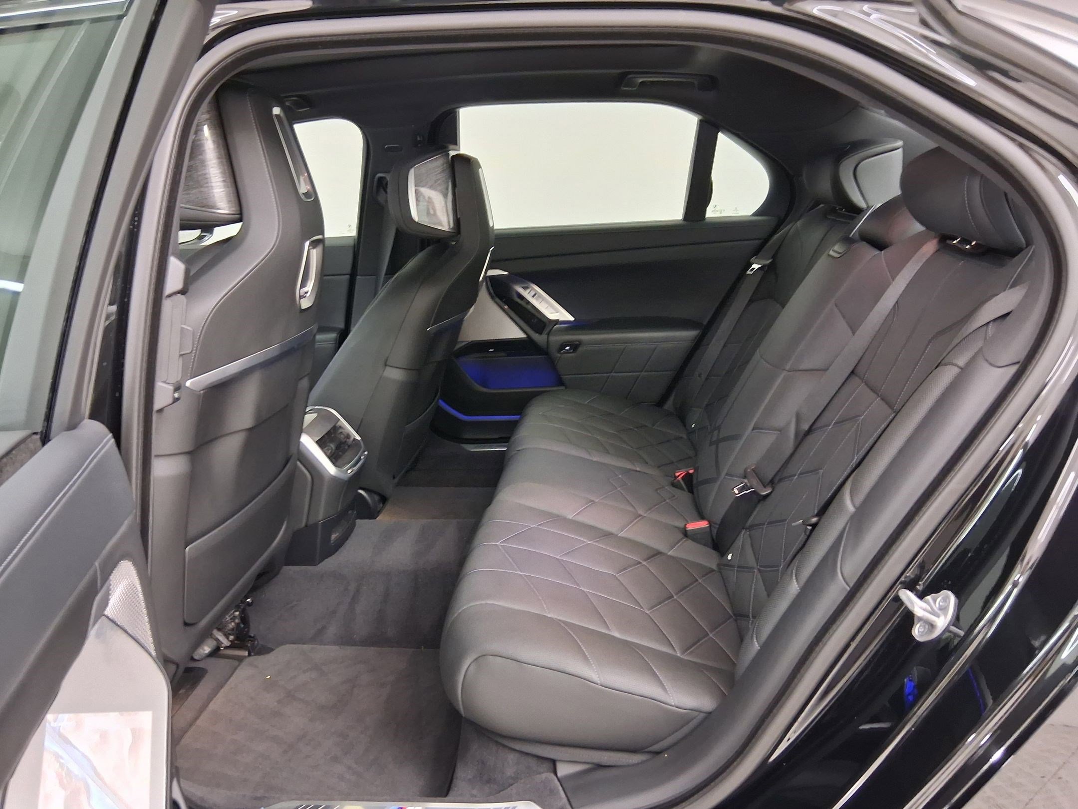 Certified 2023 BMW i7 xDrive60 image 12