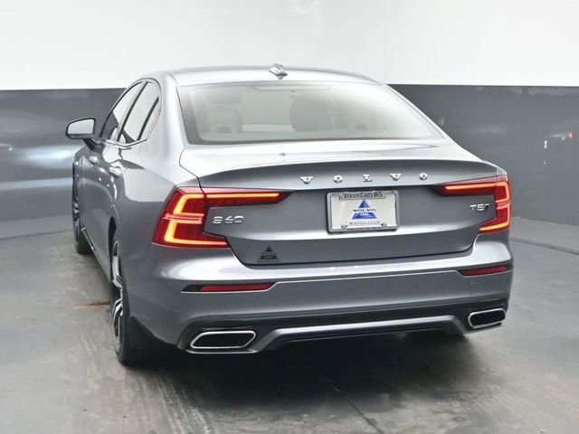 Used 2021 Volvo S60 T5 R-Design image 7