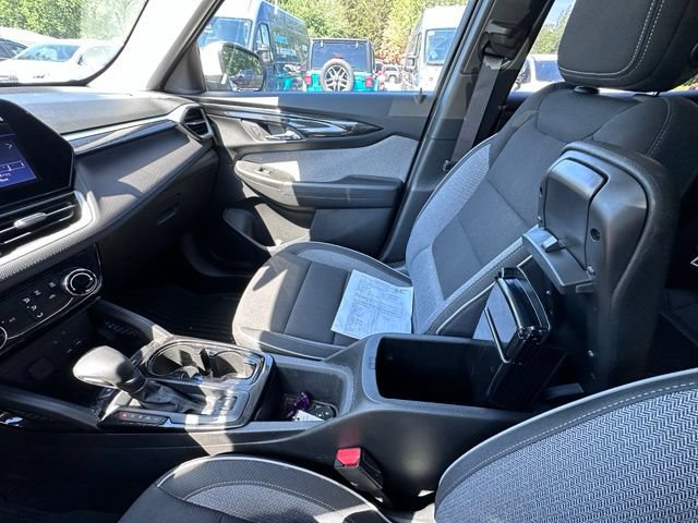 Used 2024 Chevrolet TrailBlazer LT FWD image 24