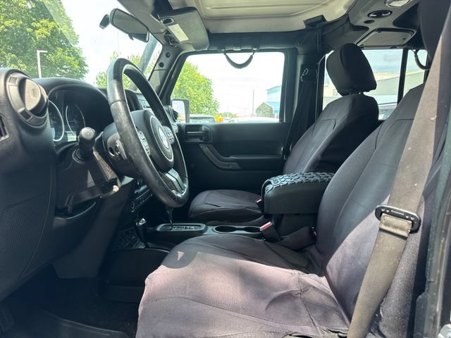Used 2017 Jeep Wrangler Unlimited Sport w/ Connectivity Group AWD/4WD image 13