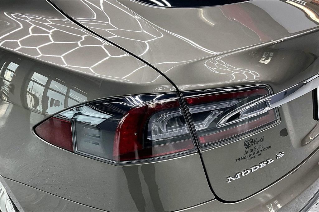 Used 2015 Tesla Model S 90D image 21