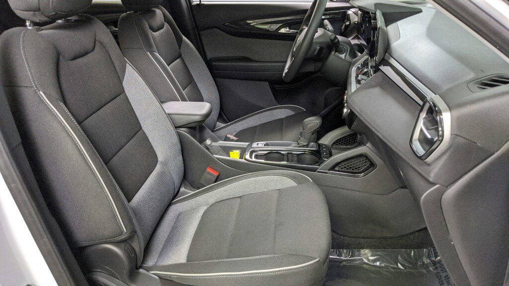 Used 2025 Chevrolet TrailBlazer LT image 23