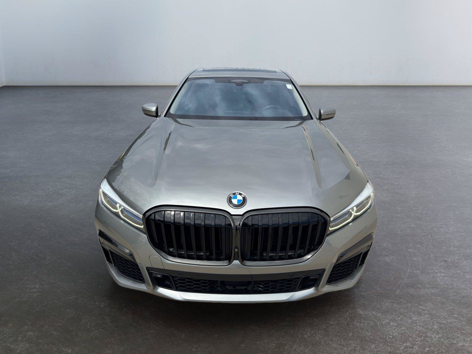 Used 2020 BMW M760i xDrive AWD/4WD image 10