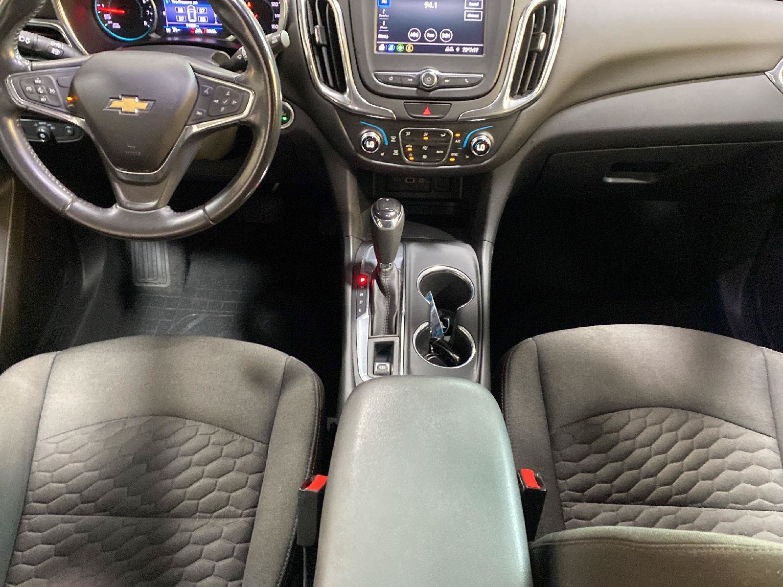 Used 2020 Chevrolet Equinox LT w/ Driver Convenience Package FWD image 14