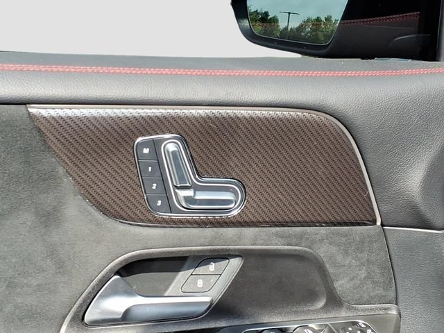 Used 2023 Mercedes-Benz GLB 35 AMG 4MATIC image 9