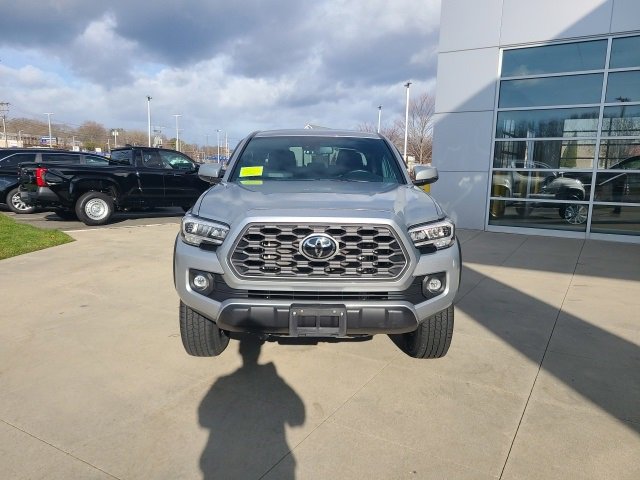 Used 2023 Toyota Tacoma TRD Off-Road image 2