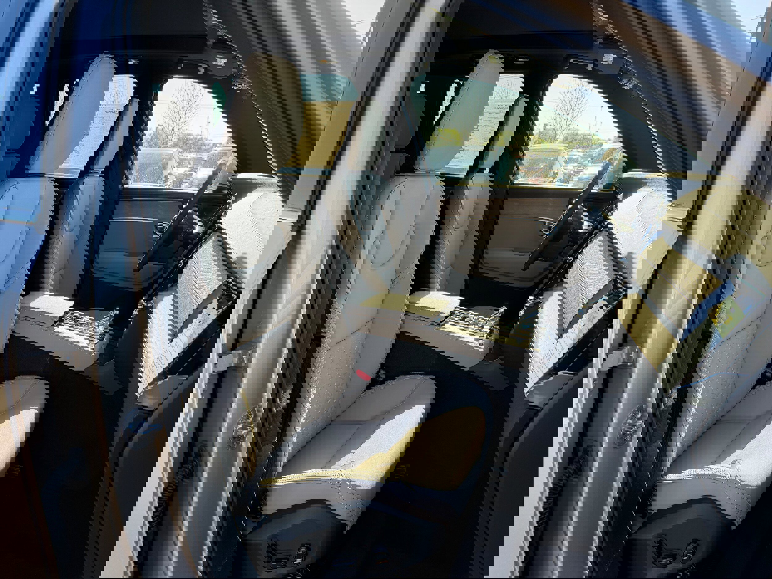 New 2026 Volvo XC90 T8 Plus w/ Protection Package Premier image 8