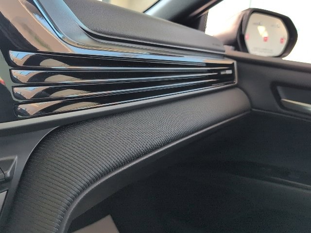 Used 2025 Toyota Camry SE image 35