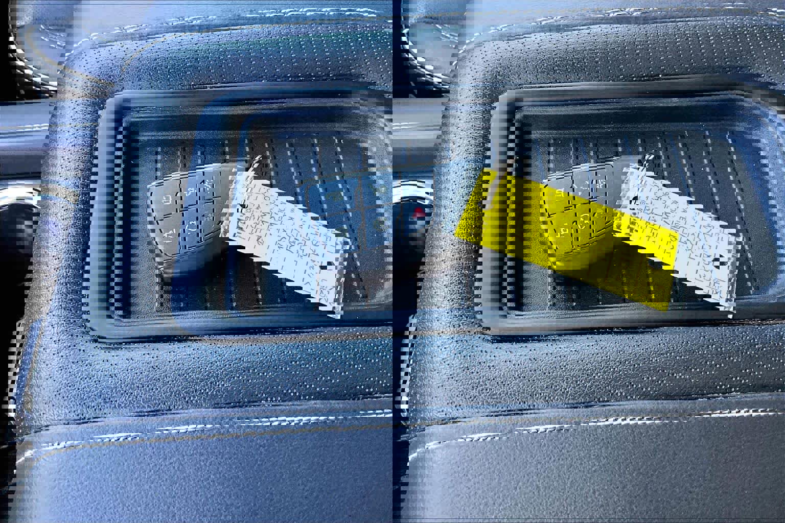 Used 2021 GMC Yukon SLT w/ SLT Premium Package image 15