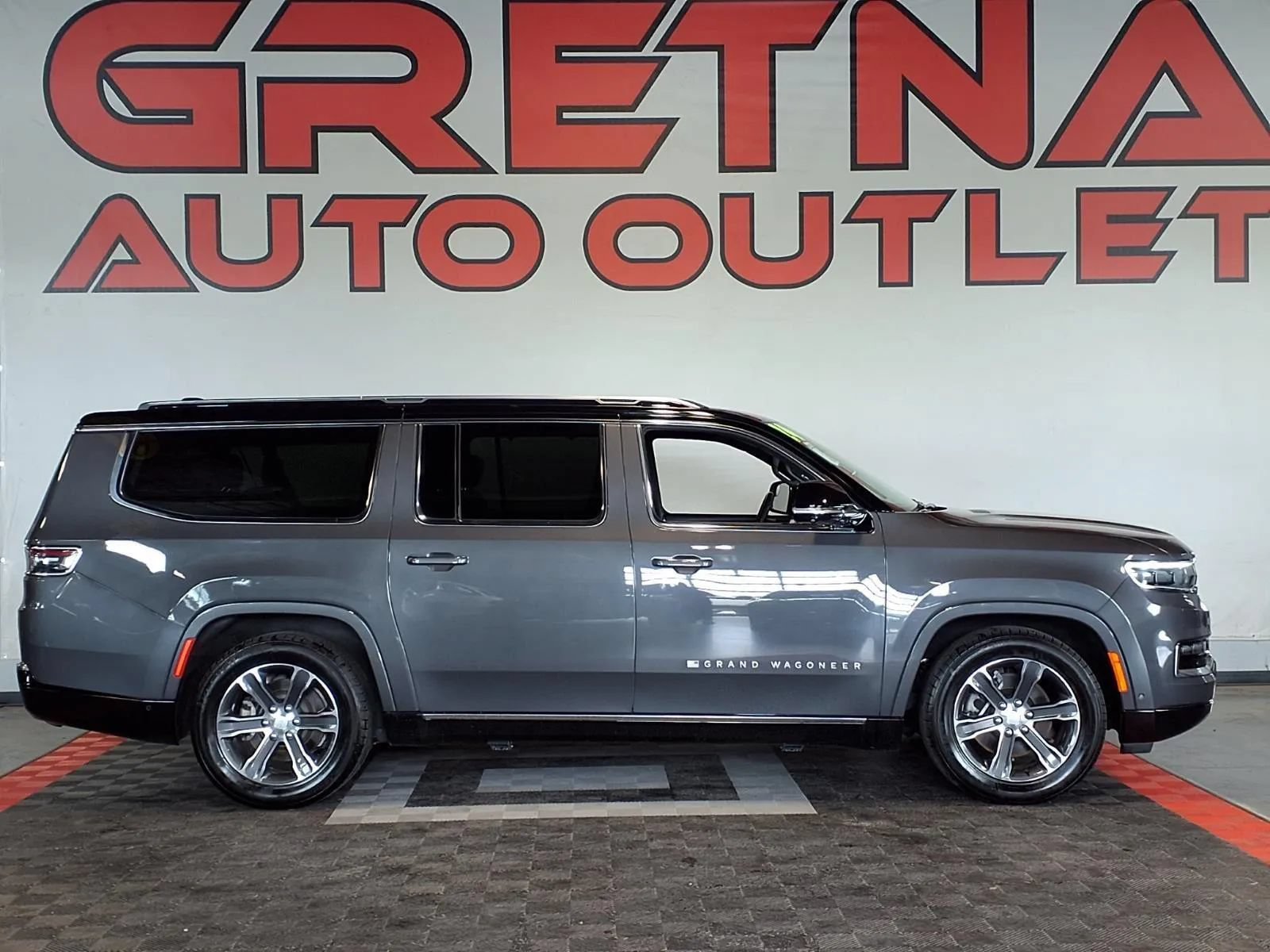 Used 2024 Jeep Grand Wagoneer L 4WD w/ Flexible Seating Group video 1
