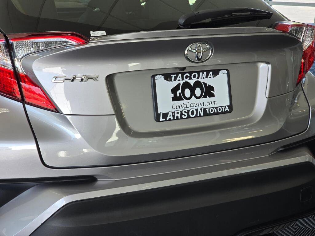 Used 2020 Toyota C-HR XLE image 12