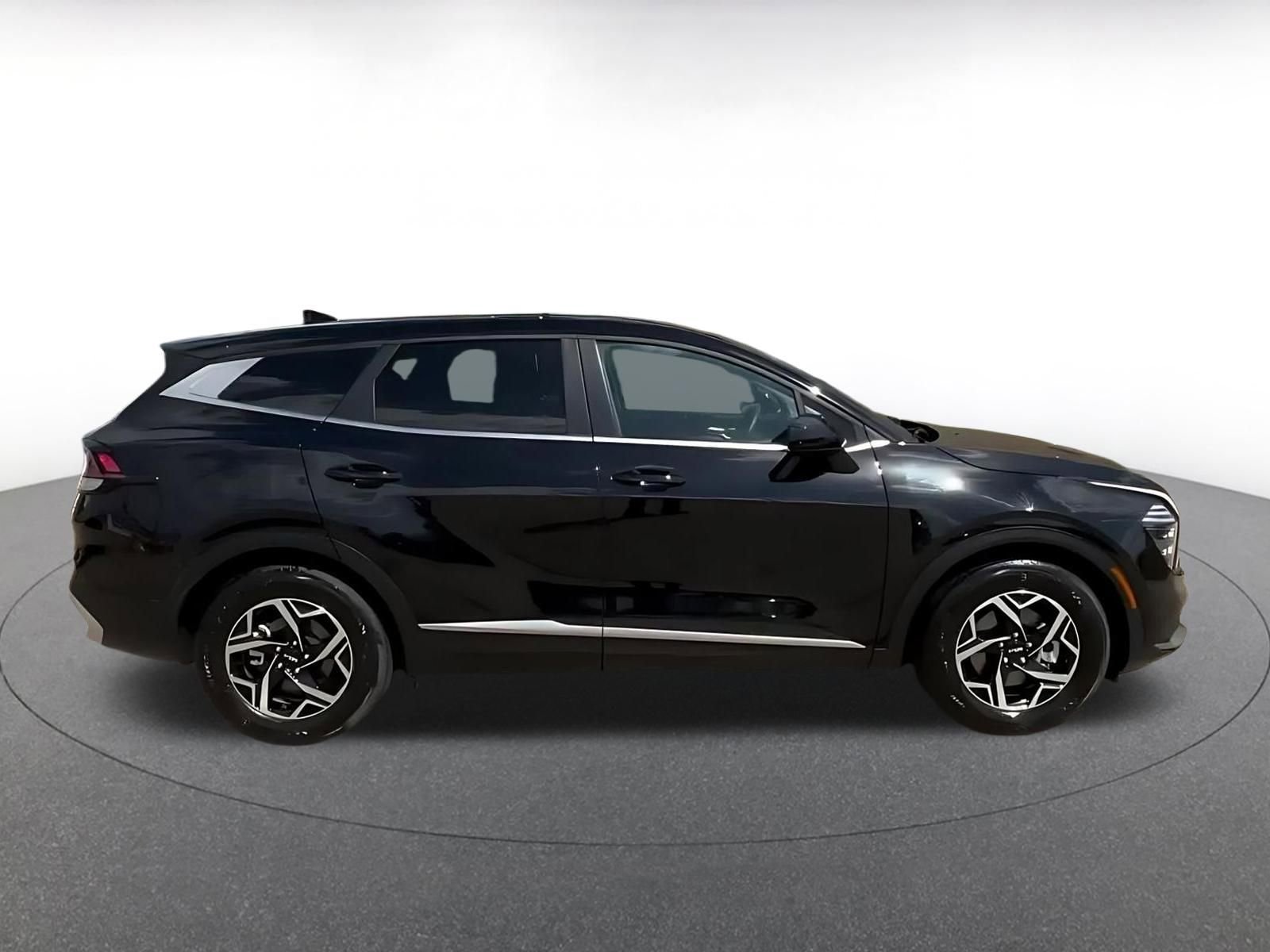 Used 2025 Kia Sportage LX image 16