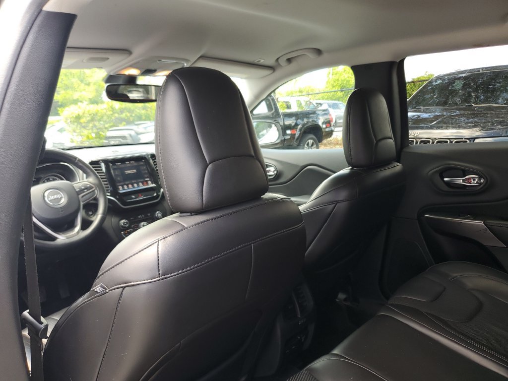 Used 2019 Jeep Cherokee Limited AWD/4WD image 14