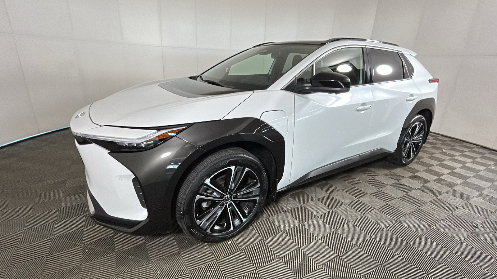 Used 2023 Toyota bZ4X AWD w/ Weather Package image 8
