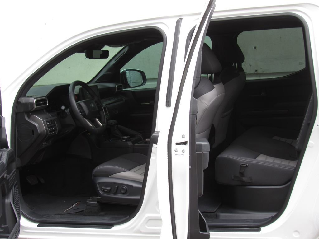 Certified 2024 Toyota Tacoma TRD Off-Road w/ TRD Off Road Upgrade Package AWD/4WD image 17