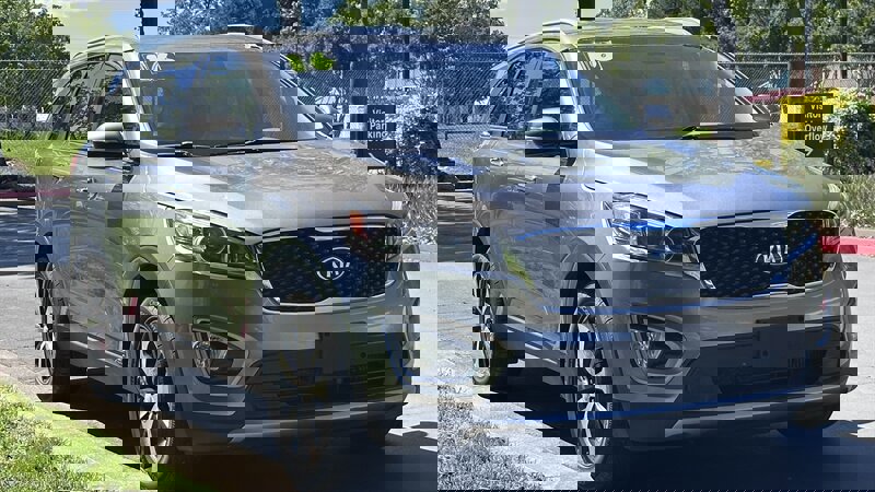 Used 2016 Kia Sorento EX AWD/4WD image 4