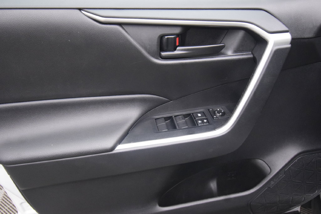 Used 2020 Toyota RAV4 LE w/ All Weather Liner Package AWD/4WD image 19