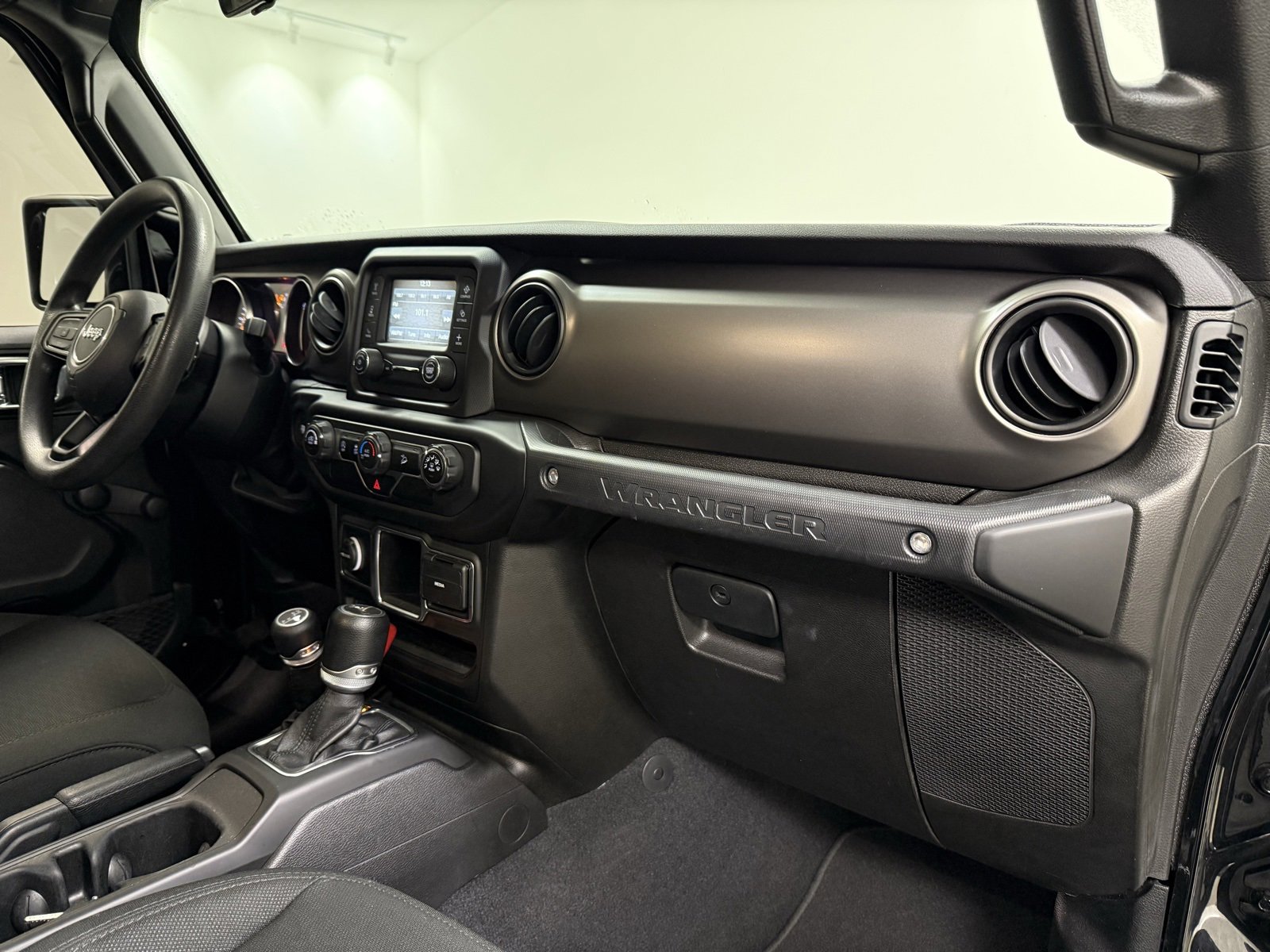 Used 2019 Jeep Wrangler Unlimited Sport image 27