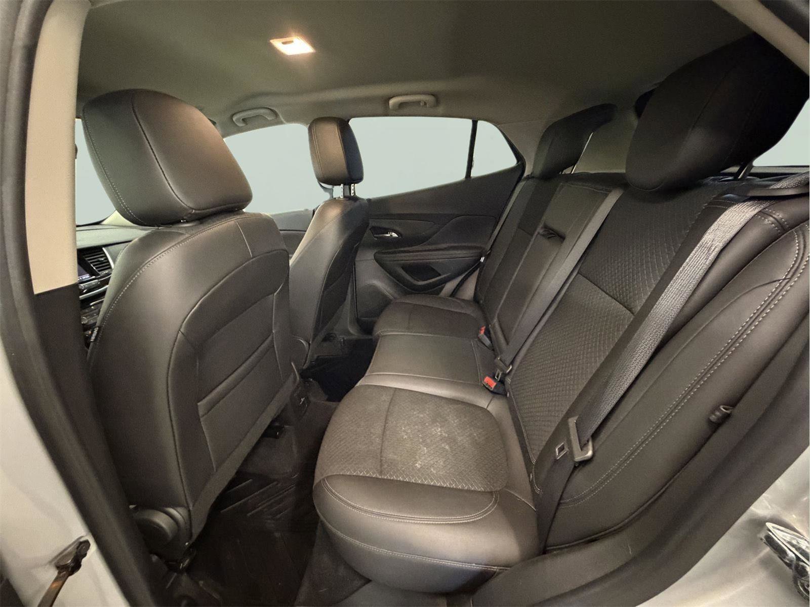 Used 2022 Buick Encore Preferred w/ Safety Package image 28
