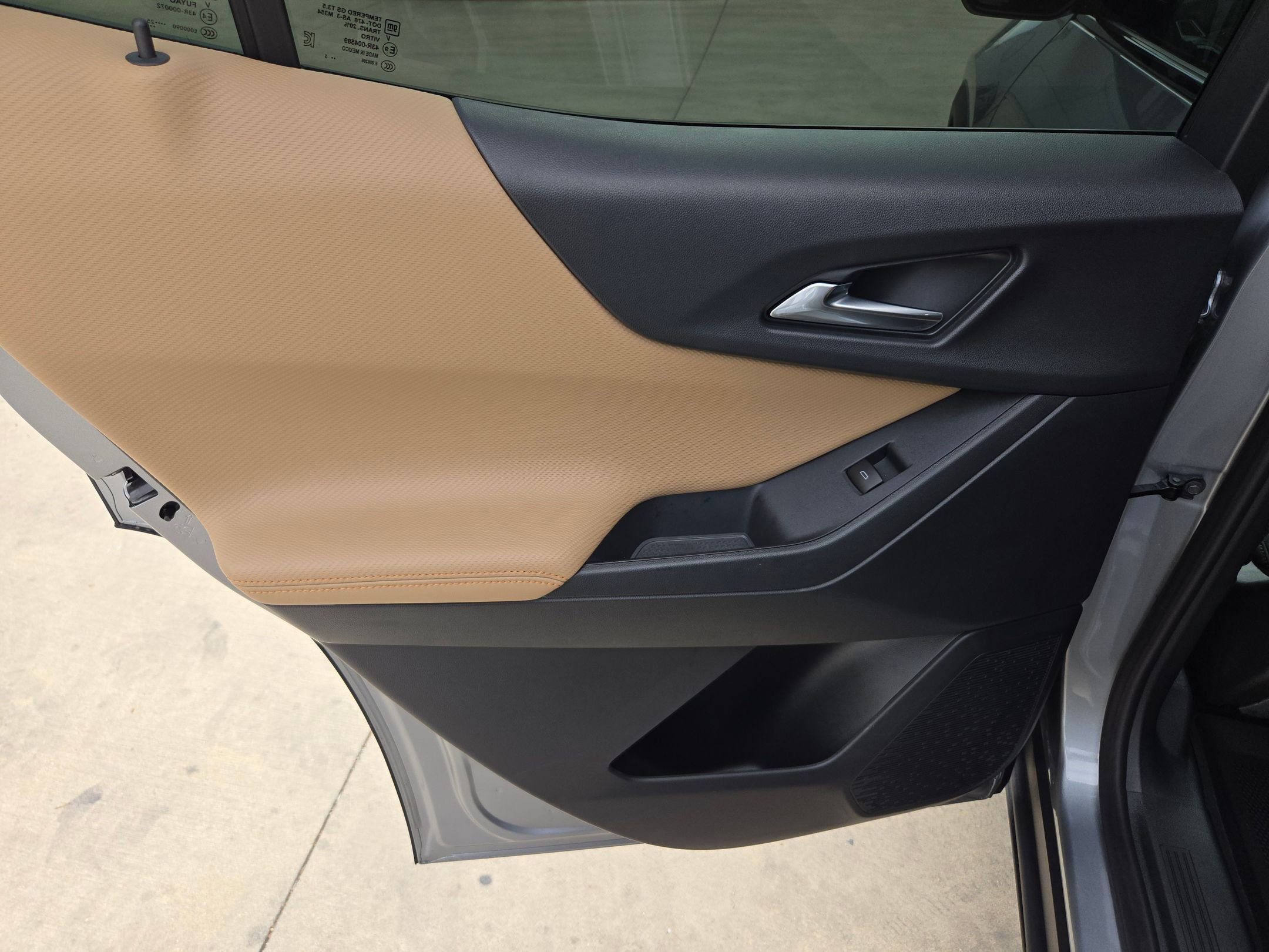 Certified 2026 Chevrolet Equinox ACTIV w/ Convenience Package III image 14