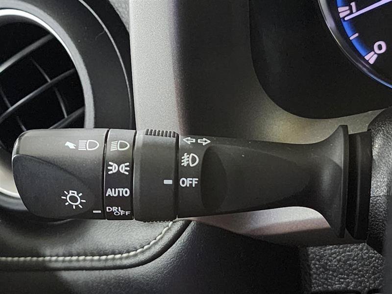 Used 2017 Toyota RAV4 Platinum w/ All Weather Liner Package AWD/4WD image 18