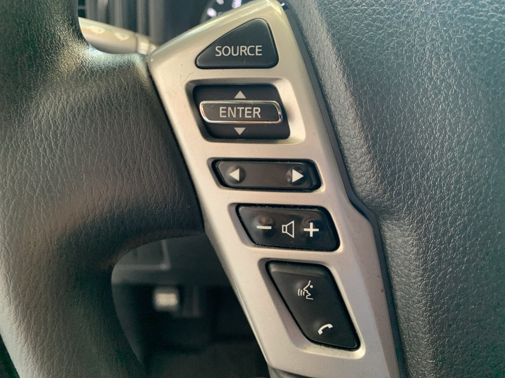 Used 2022 Nissan Titan SV RWD image 16