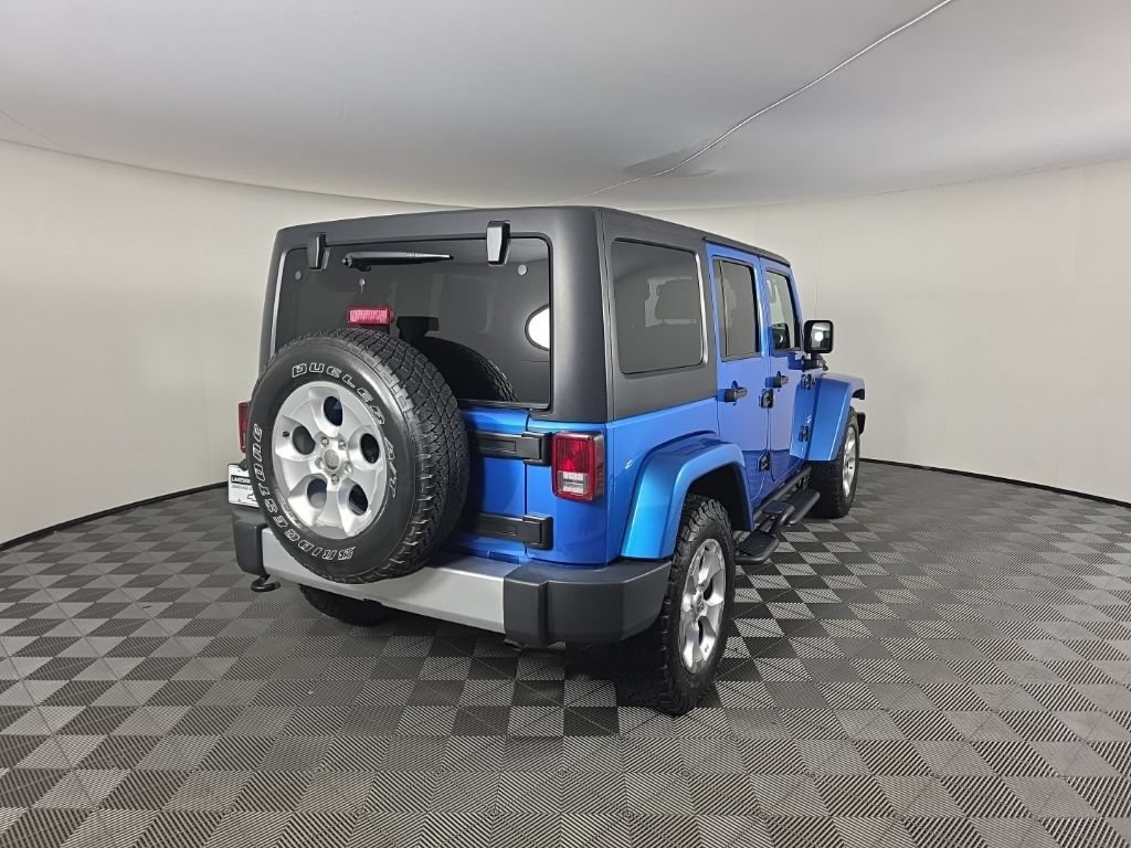 Used 2015 Jeep Wrangler Unlimited Sahara w/ Connectivity Group AWD/4WD image 5