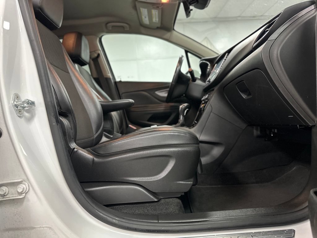 Used 2020 Buick Encore Preferred AWD/4WD image 20