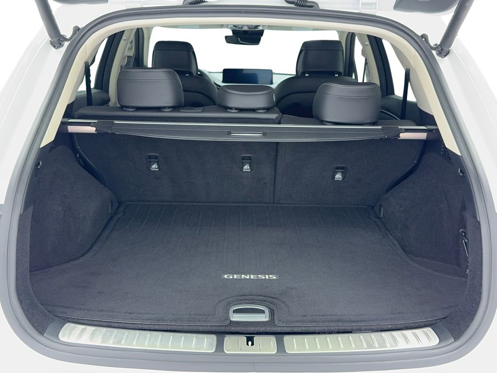 Used 2024 Genesis GV70 2.5T w/ Select Package image 12