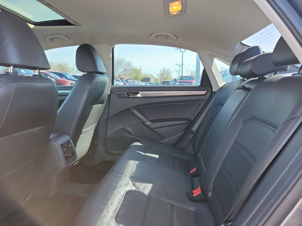 Used 2017 Volkswagen Passat 1.8T SE image 14