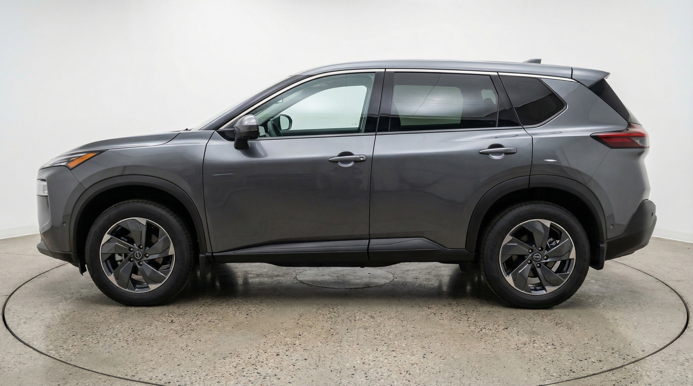 Used 2025 Nissan Rogue SV FWD image 5