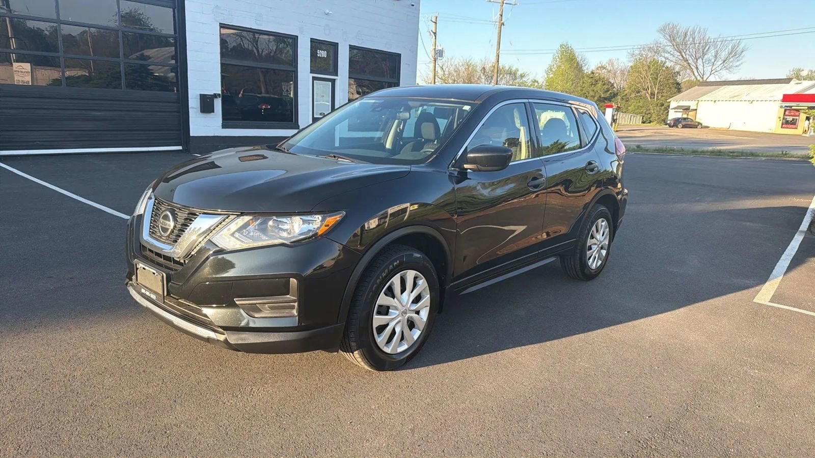 Used 2019 Nissan Rogue S AWD/4WD image 3