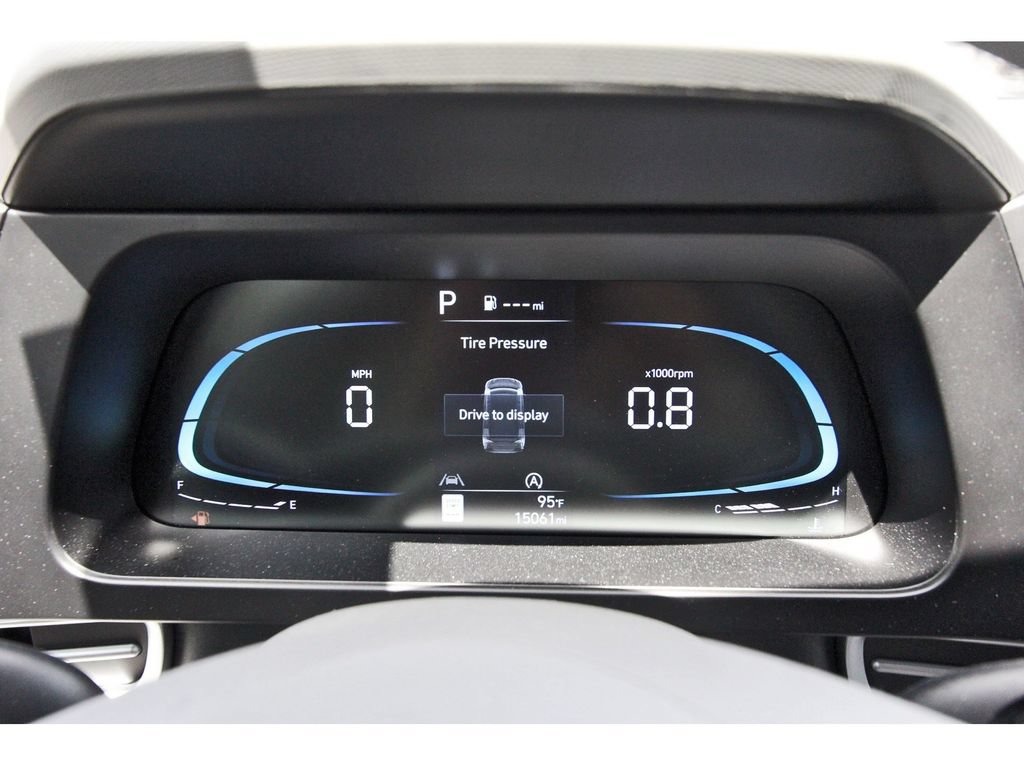 Used 2025 Hyundai Elantra SE FWD image 17