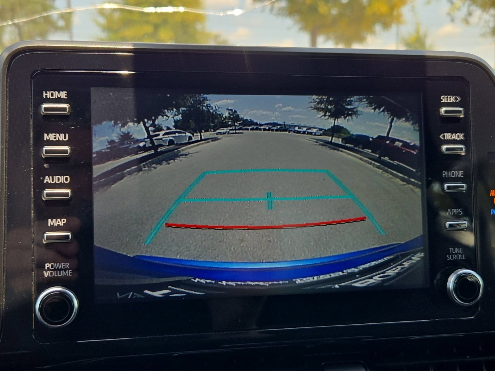 Used 2019 Toyota C-HR LE FWD image 17