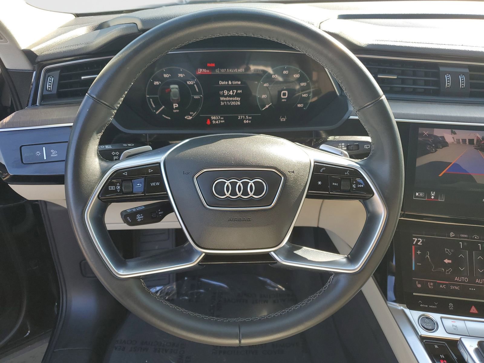 Used 2024 Audi Q8 e-tron Premium Plus w/ Premium Plus Package image 29