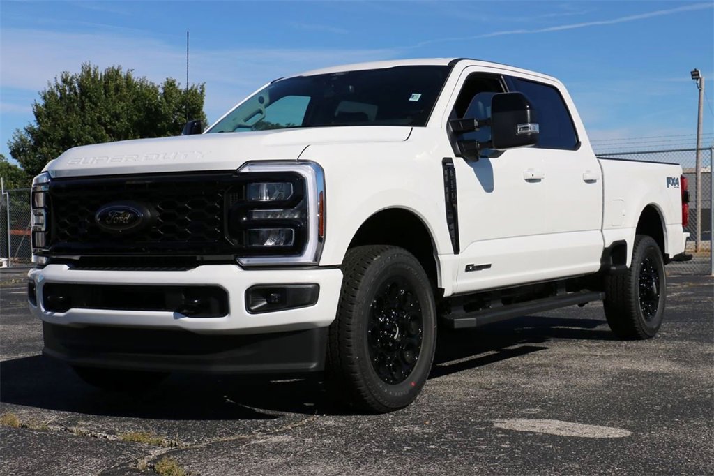 New 2026 Ford F250 Lariat w/ Black Appearance Package