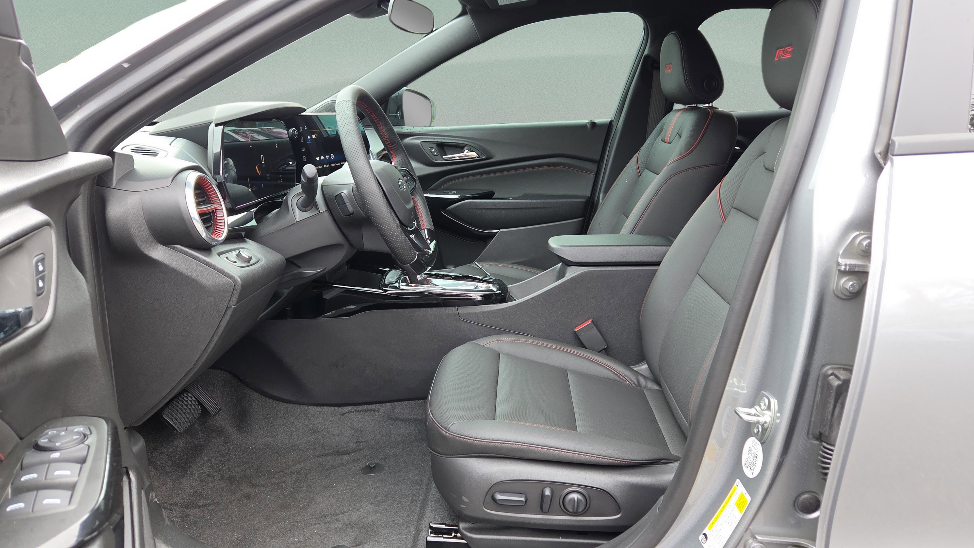 New 2026 Chevrolet Trax RS w/ Driver Confidence Package image 20