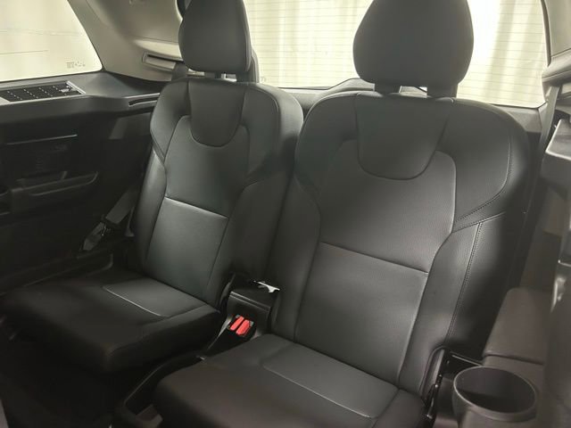 Used 2023 Volvo XC90 B6 Plus image 17
