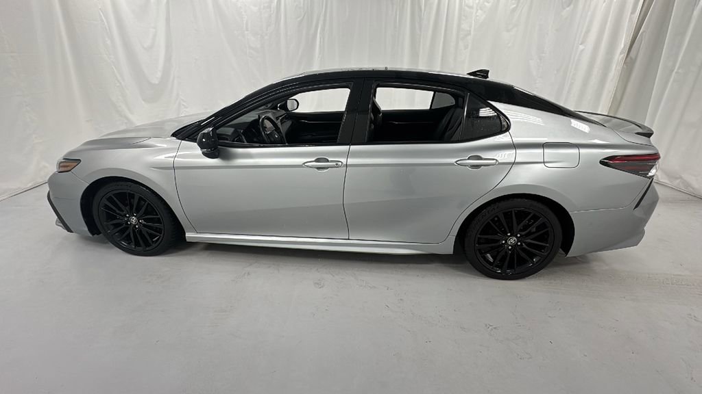 Used 2021 Toyota Camry XSE image 6