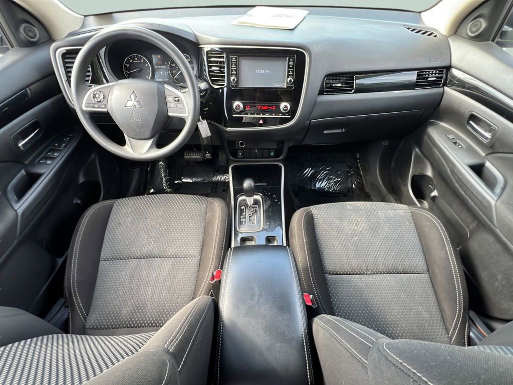 Used 2020 Mitsubishi Outlander ES FWD image 11