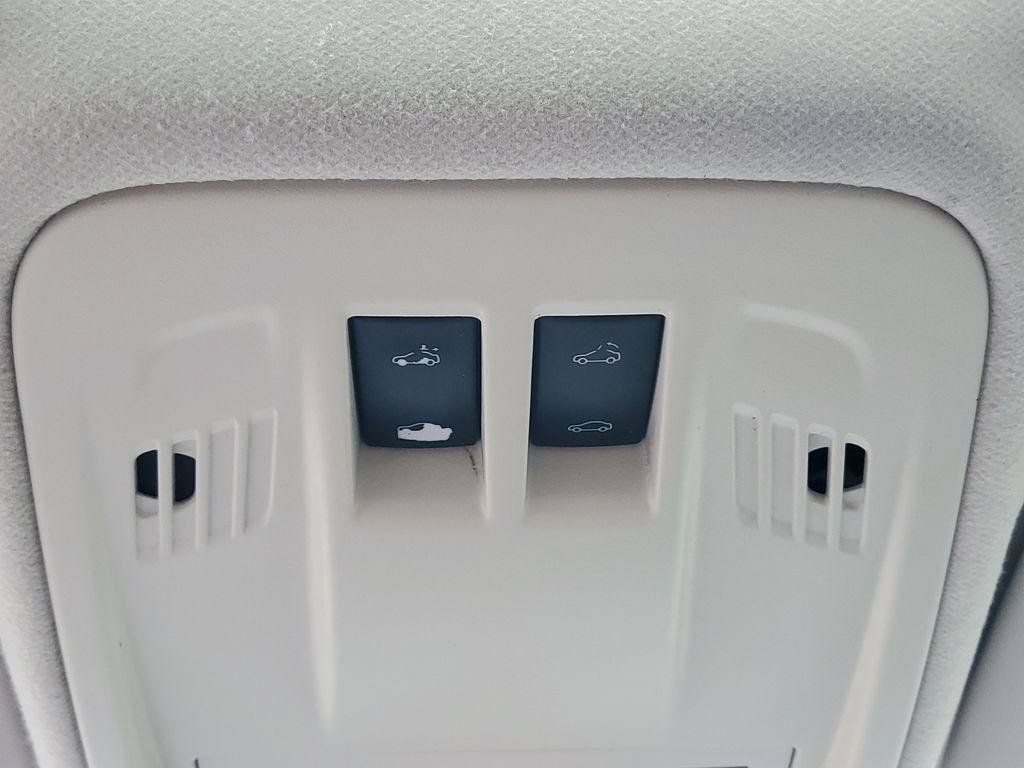 Used 2018 Chevrolet Cruze LT w/ Sun And Sound Package FWD image 21
