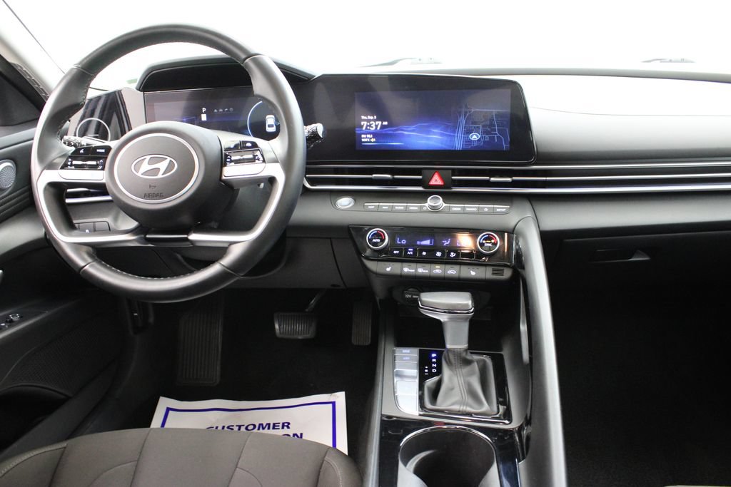 Used 2025 Hyundai Elantra SEL FWD image 9