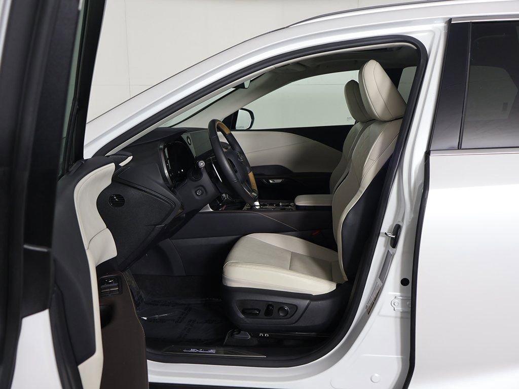 Used 2024 Lexus RX 350h w/ Accessory Package (K3) image 30