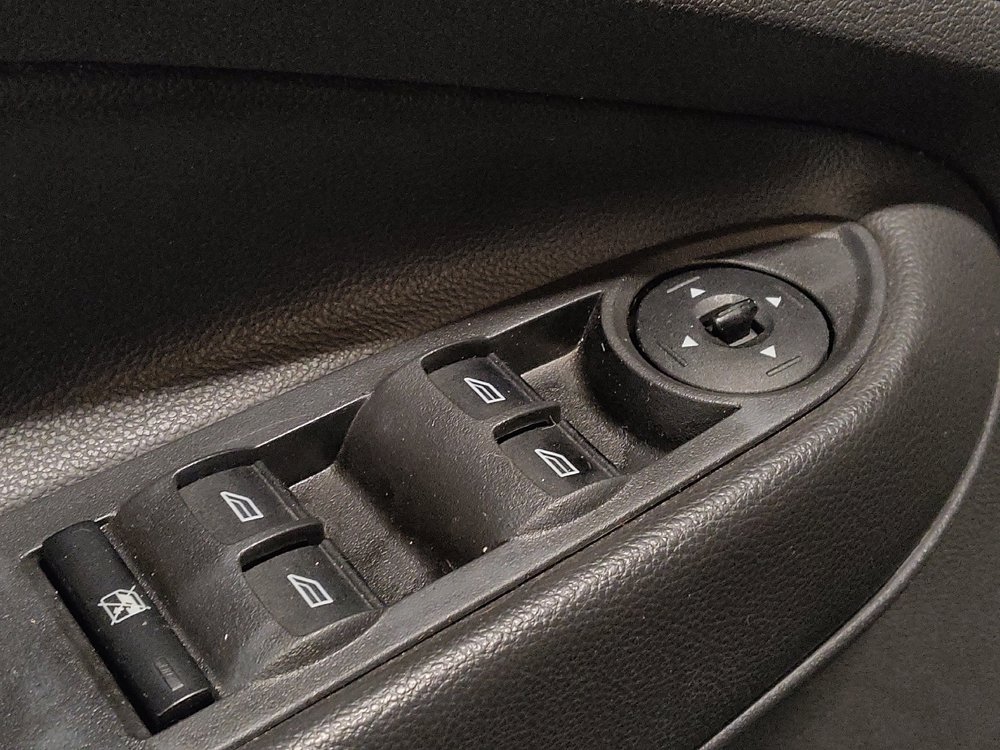 Used 2015 Ford Escape SE image 27