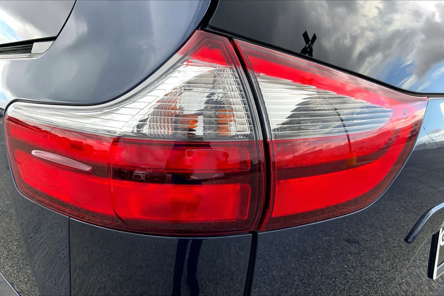 Used 2020 Toyota Sienna XLE Premium FWD image 28