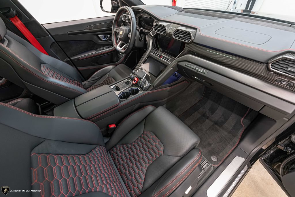 Used 2024 Lamborghini Urus S AWD/4WD image 2