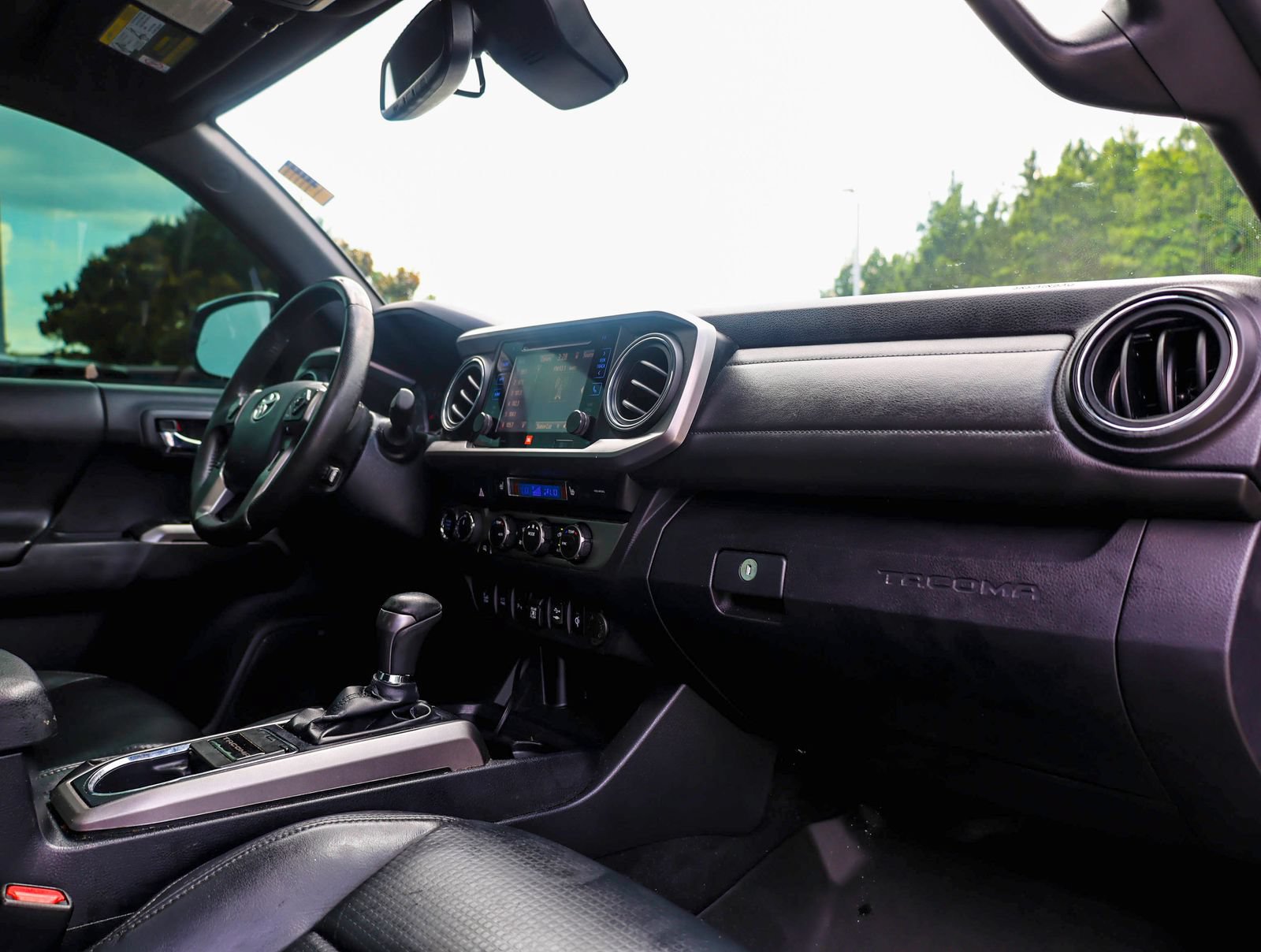 Used 2019 Toyota Tacoma Limited AWD/4WD image 13