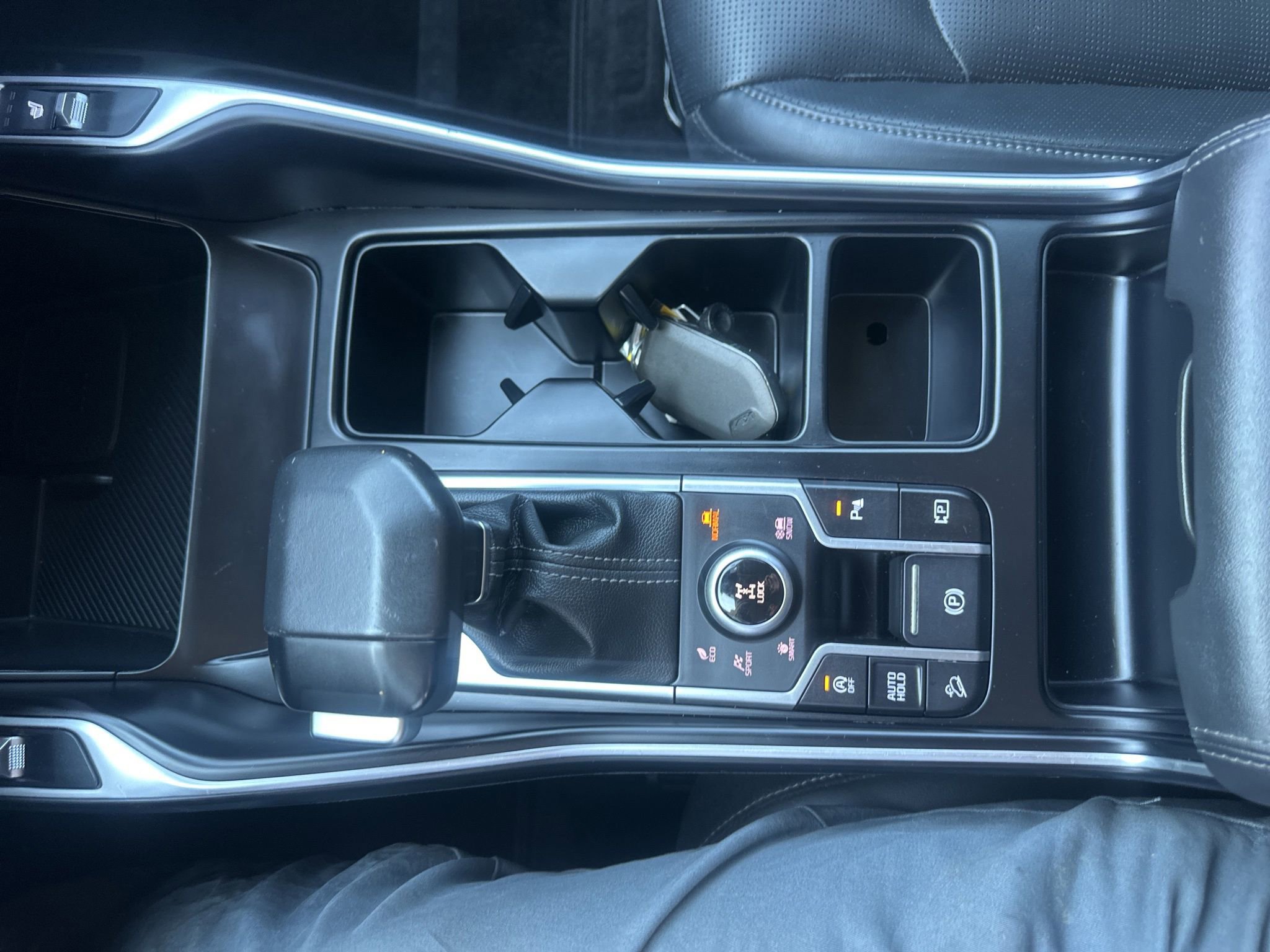 Used 2024 Kia Sorento S image 32