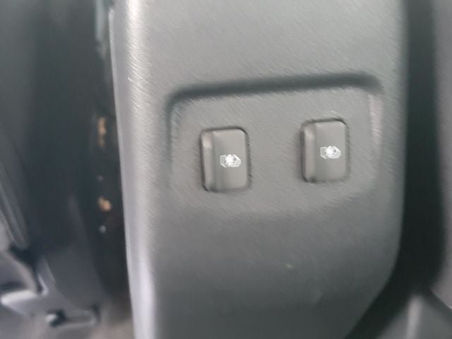 Used 2023 Nissan Kicks SV FWD image 30